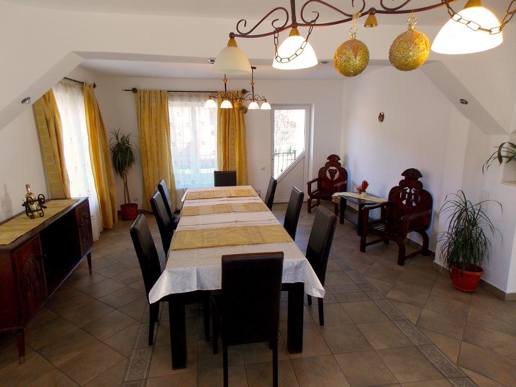 Casa Olteanu Pension Moieciu de Jos Ngoại thất bức ảnh
