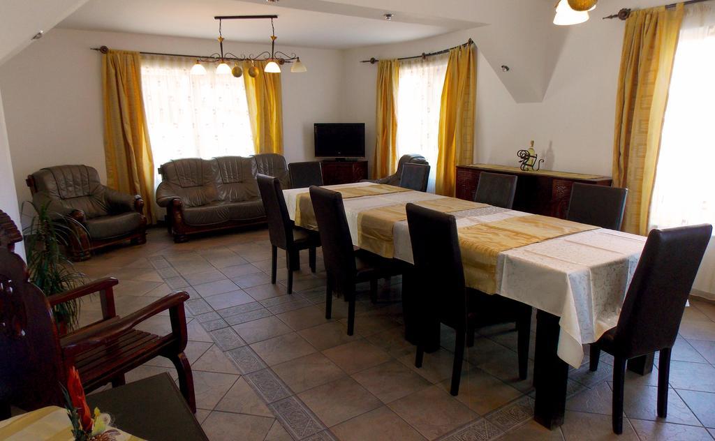 Casa Olteanu Pension Moieciu de Jos Ngoại thất bức ảnh